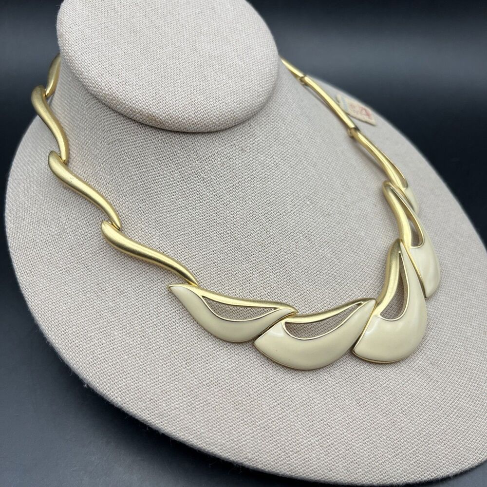 Vintage Trifari Bib Collar Necklace Gold Tone Bar Link Abstract Design 1980s - Picture 4 of 9